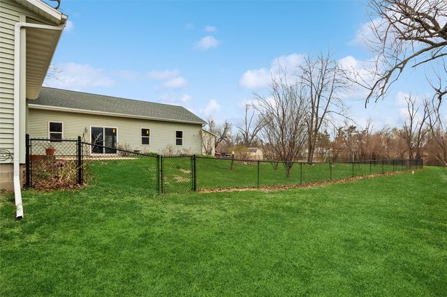 5705 Beverly Road SW, Cedar Rapids, IA 52404