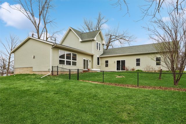 5705 Beverly Road SW, Cedar Rapids, IA 52404