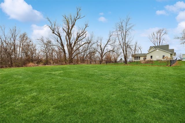 5705 Beverly Road SW, Cedar Rapids, IA 52404