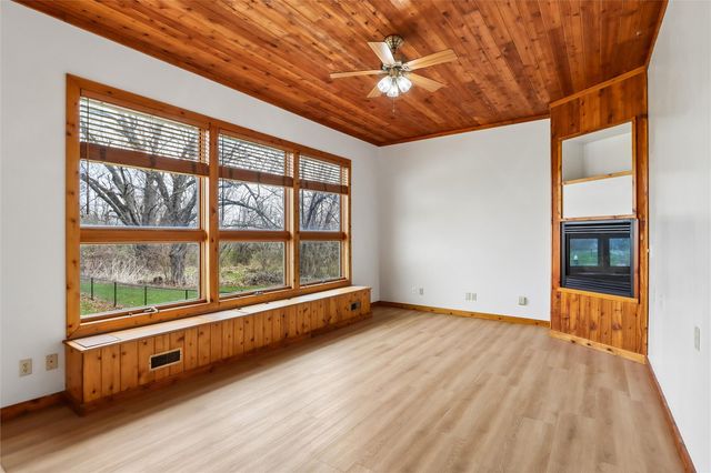 5705 Beverly Road SW, Cedar Rapids, IA 52404