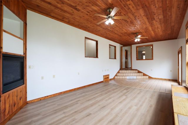 5705 Beverly Road SW, Cedar Rapids, IA 52404
