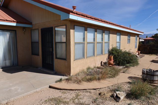114 VISSING Place, Los Lunas, NM 87031