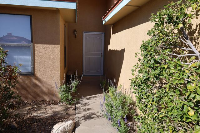 114 VISSING Place, Los Lunas, NM 87031