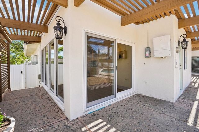 1041 E Burlinghall Drive, Long Beach, CA 90807