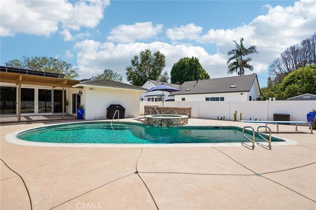 1041 E Burlinghall Drive, Long Beach, CA 90807