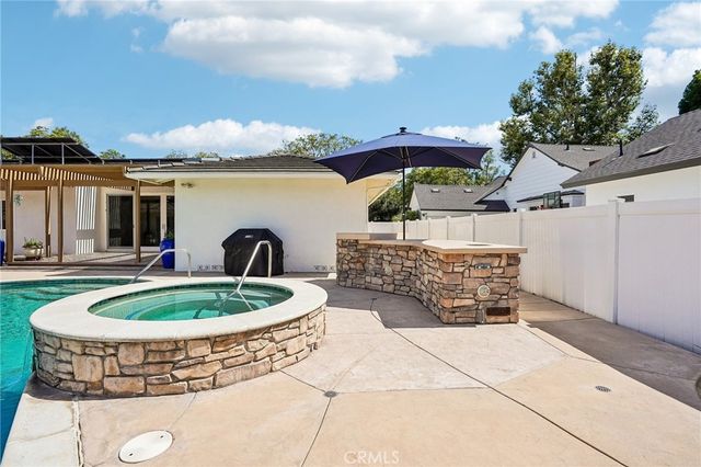 1041 E Burlinghall Drive, Long Beach, CA 90807