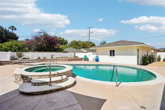 1041 E Burlinghall Drive, Long Beach, CA 90807