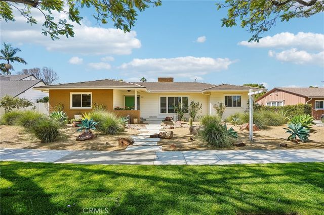 1041 E Burlinghall Drive, Long Beach, CA 90807