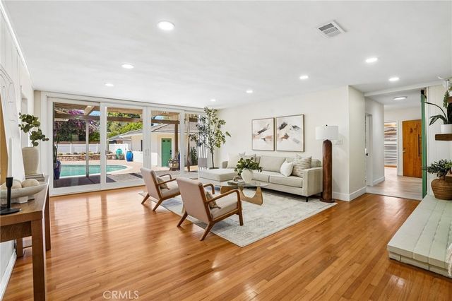 1041 E Burlinghall Drive, Long Beach, CA 90807