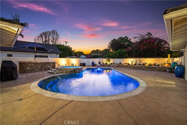 1041 E Burlinghall Drive, Long Beach, CA 90807