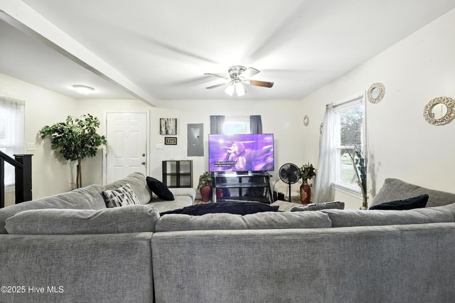 808 Wilson Street, Elizabeth City, NC 27909