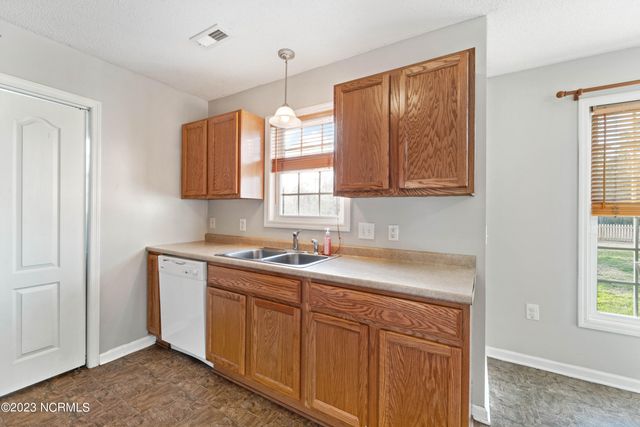 110 Gregory Drive, Jacksonville, NC 28540