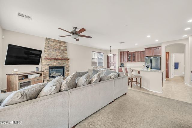 742 E KINGBIRD Drive, Gilbert, AZ 85297