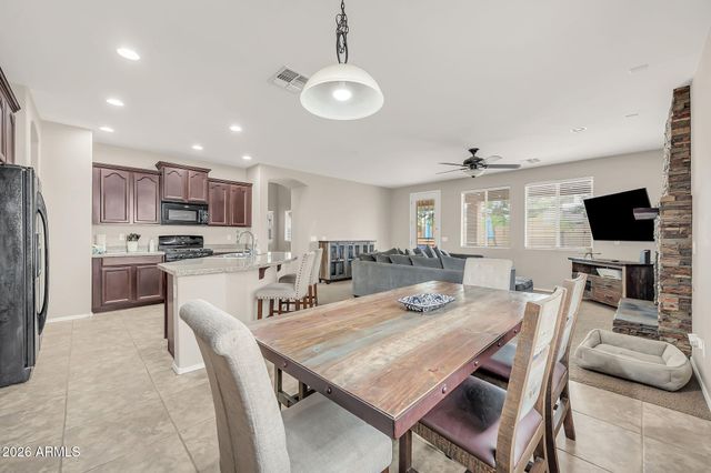 742 E KINGBIRD Drive, Gilbert, AZ 85297