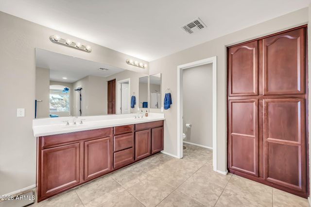742 E KINGBIRD Drive, Gilbert, AZ 85297