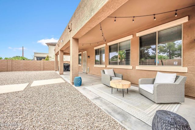 742 E KINGBIRD Drive, Gilbert, AZ 85297