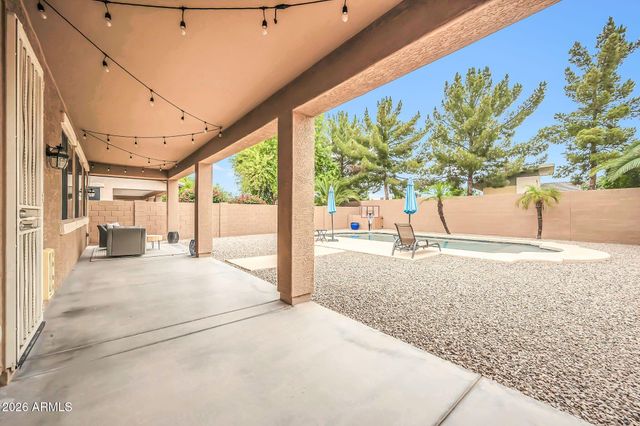 742 E KINGBIRD Drive, Gilbert, AZ 85297