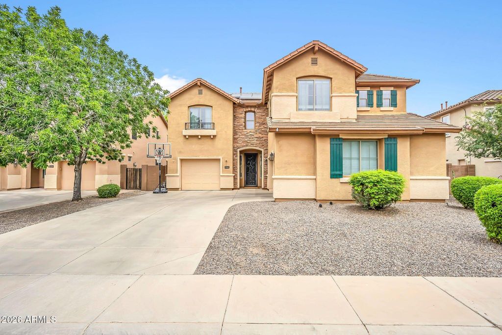 742 E KINGBIRD Drive, Gilbert, AZ 85297
