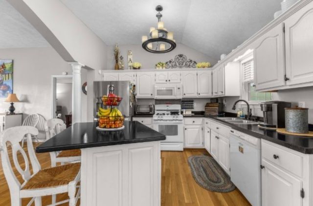 202 Allendale Blvd, Mcminnville, TN 37110