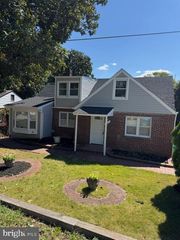 821 RAY RD, Hyattsville, MD 20783