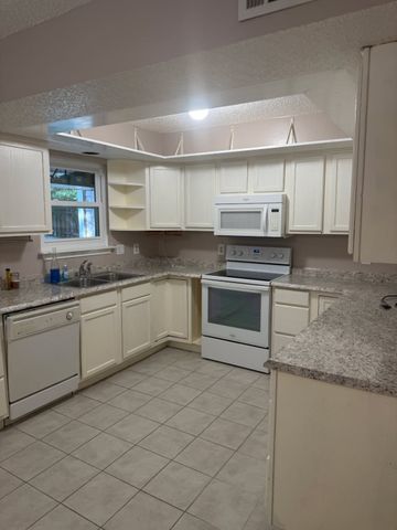 8927 Groveland Drive, Dallas, TX 75218