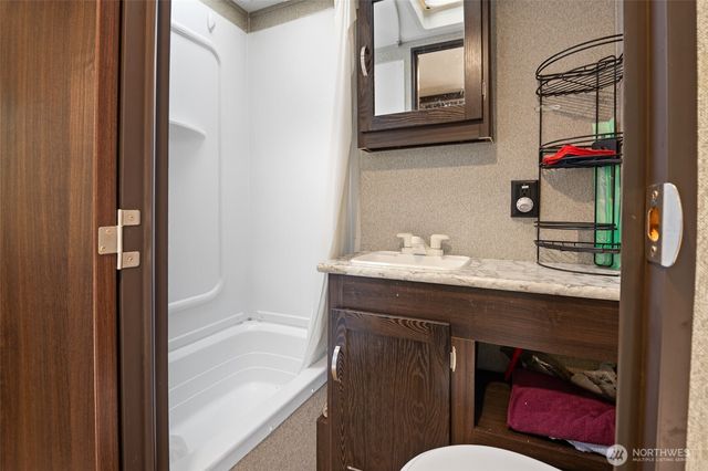 31 N Brook Lane, Hoodsport, WA 98548