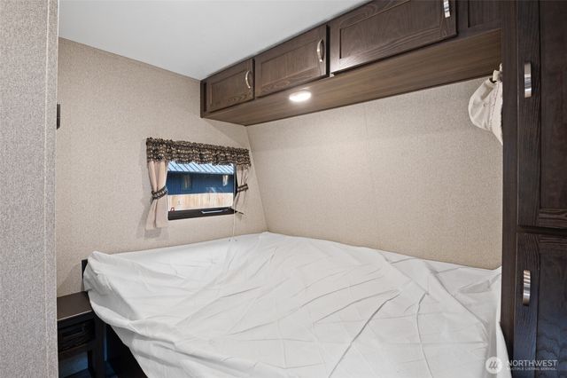 31 N Brook Lane, Hoodsport, WA 98548