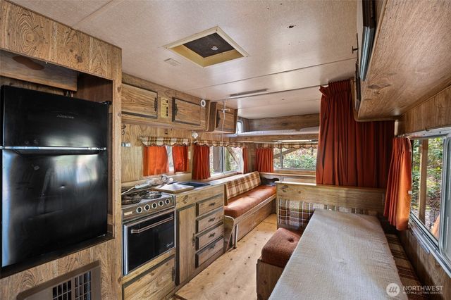 31 N Brook Lane, Hoodsport, WA 98548