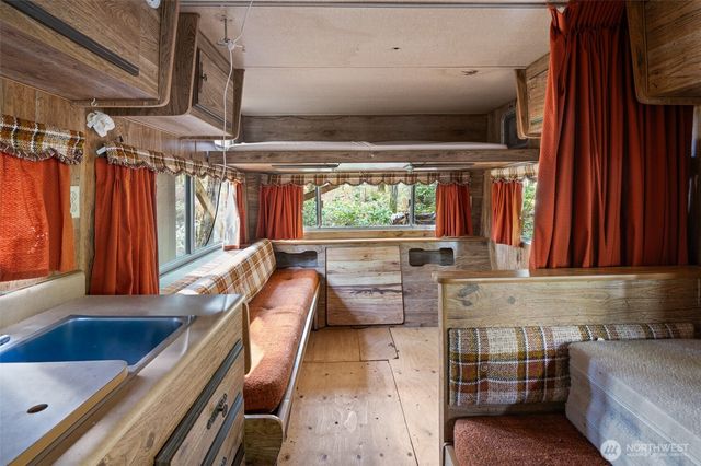 31 N Brook Lane, Hoodsport, WA 98548