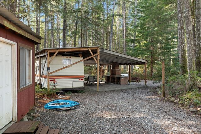 31 N Brook Lane, Hoodsport, WA 98548