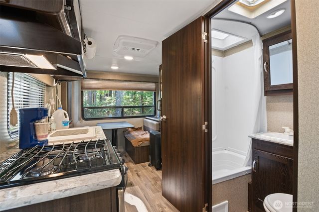 31 N Brook Lane, Hoodsport, WA 98548