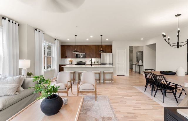 399 Neponset 112, Canton, MA 02021