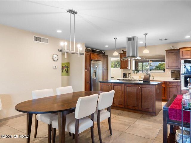 8901 E Bellevue Street, Tucson, AZ 85715