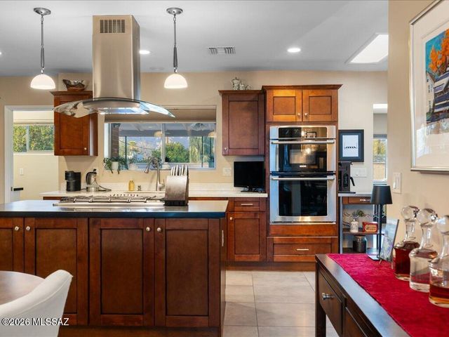 8901 E Bellevue Street, Tucson, AZ 85715