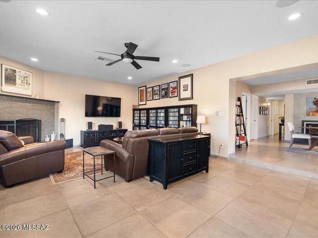 8901 E Bellevue Street, Tucson, AZ 85715