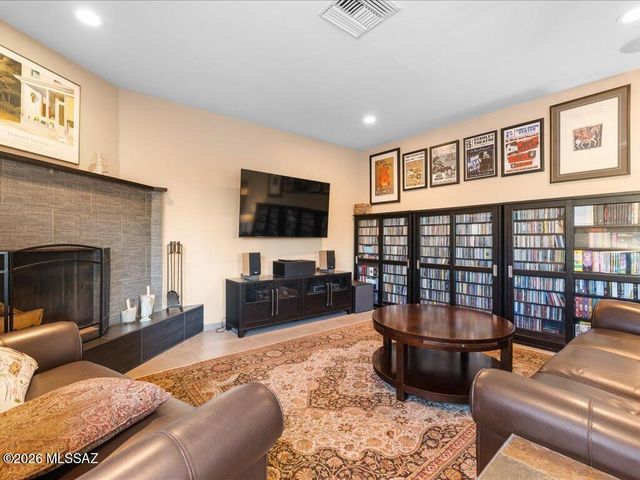 8901 E Bellevue Street, Tucson, AZ 85715