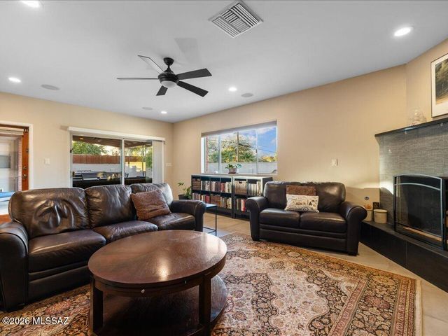 8901 E Bellevue Street, Tucson, AZ 85715