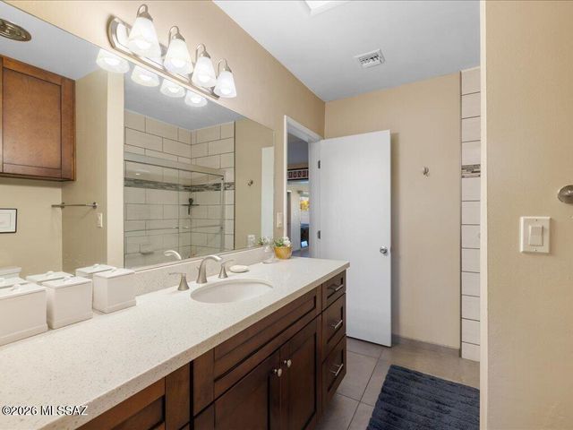 8901 E Bellevue Street, Tucson, AZ 85715