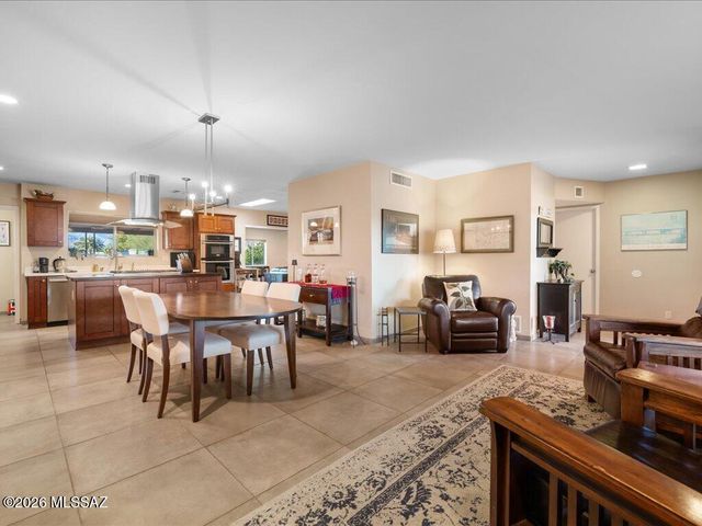 8901 E Bellevue Street, Tucson, AZ 85715