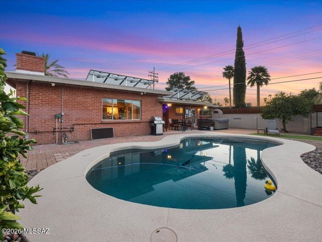 8901 E Bellevue Street, Tucson, AZ 85715