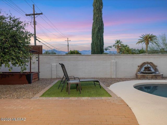 8901 E Bellevue Street, Tucson, AZ 85715