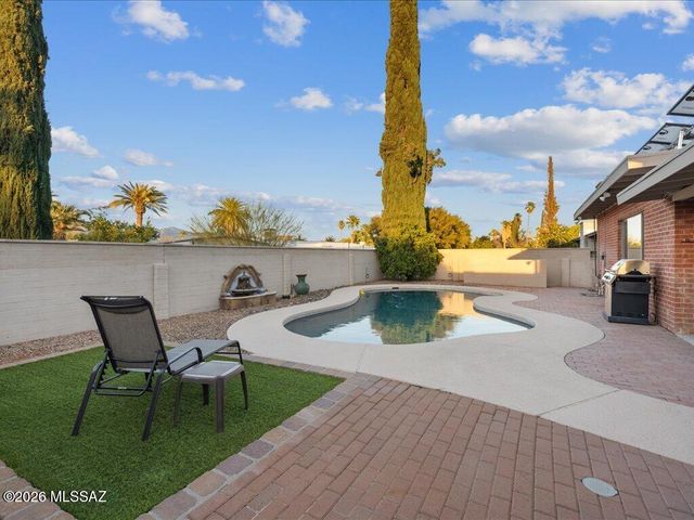 8901 E Bellevue Street, Tucson, AZ 85715