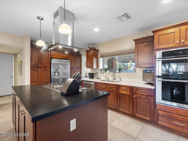 8901 E Bellevue Street, Tucson, AZ 85715