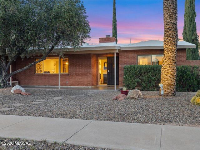 8901 E Bellevue Street, Tucson, AZ 85715