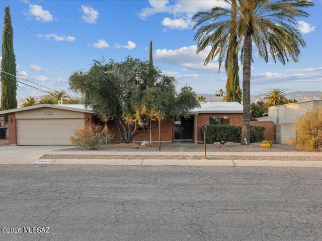 8901 E Bellevue Street, Tucson, AZ 85715