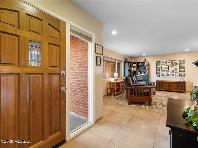 8901 E Bellevue Street, Tucson, AZ 85715