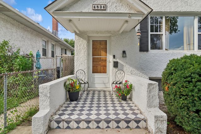 4834 W Cullom Avenue, Chicago, IL 60641