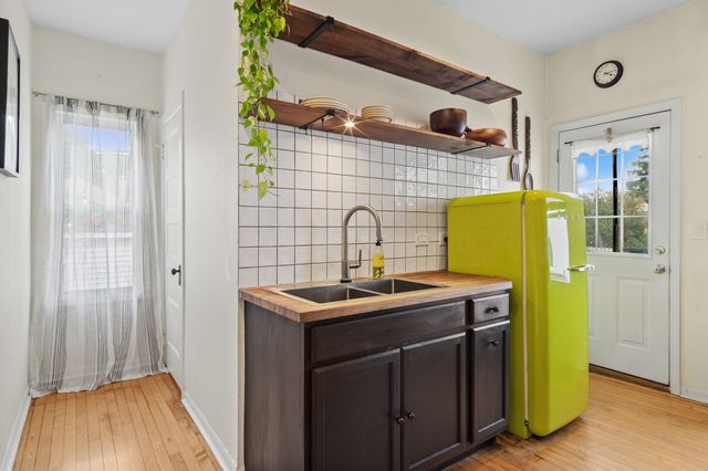 4834 W Cullom Avenue, Chicago, IL 60641
