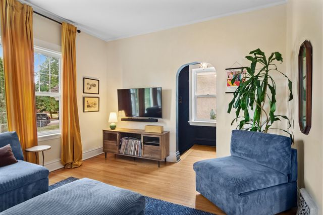 4834 W Cullom Avenue, Chicago, IL 60641