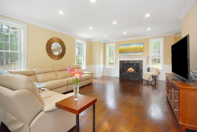 742 Main Street, Acton, MA 01720